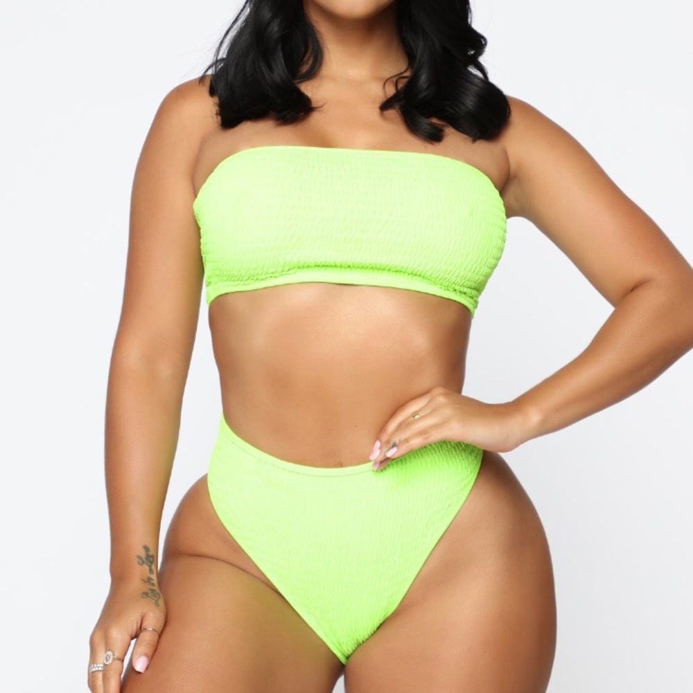 Smock my way two piece bikini 🤪TRADES ONLY🤪